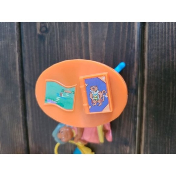 Dora lot - Picture 2 of 9